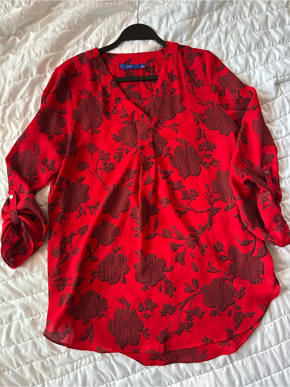 Apt 9 Women’s Red Floral V-Neck Women's Blouse